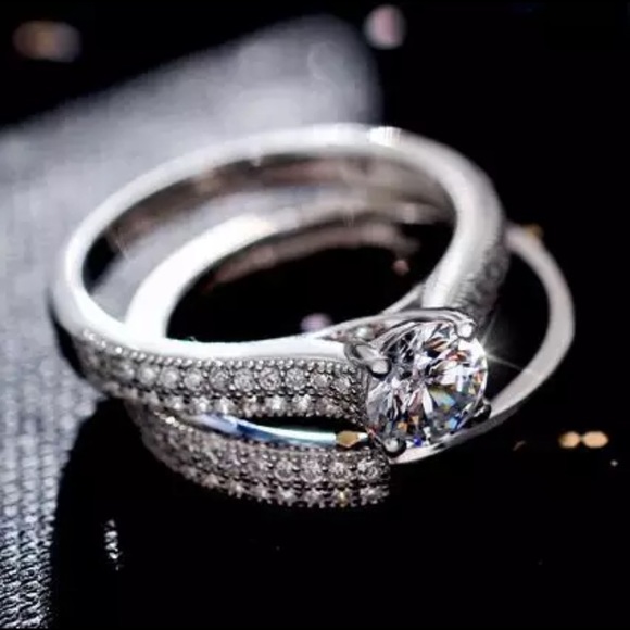 Jewelry - Silver engagement and wedding ring set